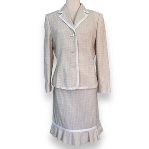Le Suit 2 Piece Skirt Set Cream and White Trumpet Skirt with Coordinating Jacket